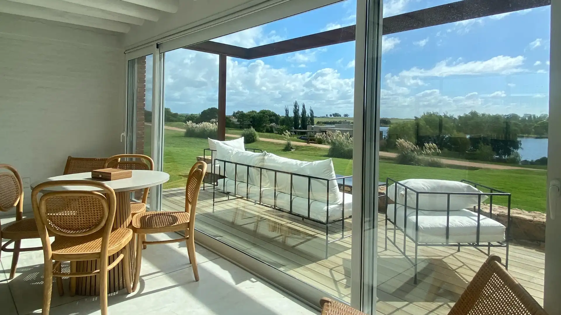 Terraza con vista panorámica en Uruguay para ilustrar la Ley de Vivienda Promovida